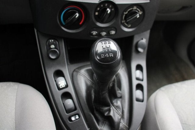 2004 Saturn VUE Base